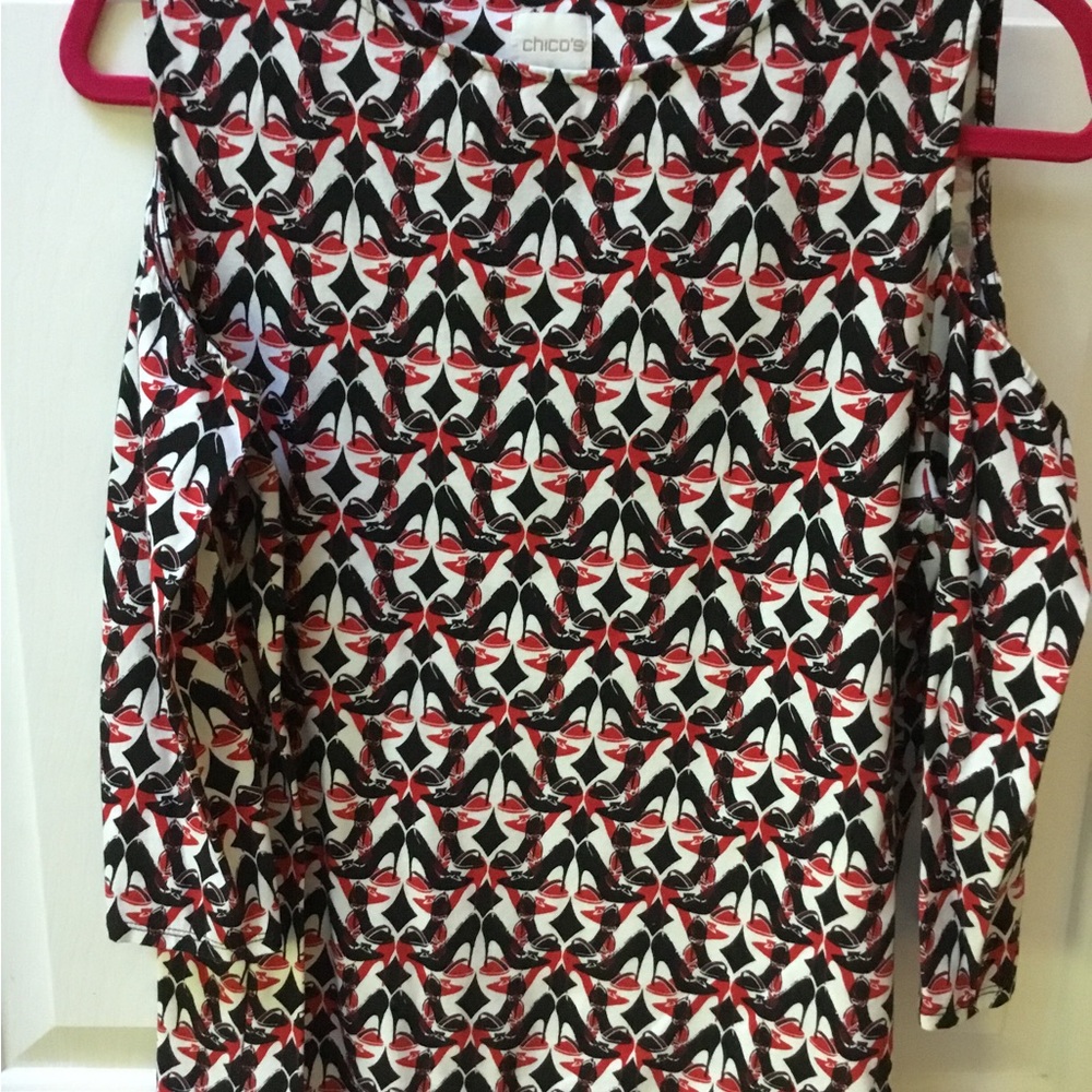 Chico's Black and Red Stiletto Print Top Sz 2 (12/14)